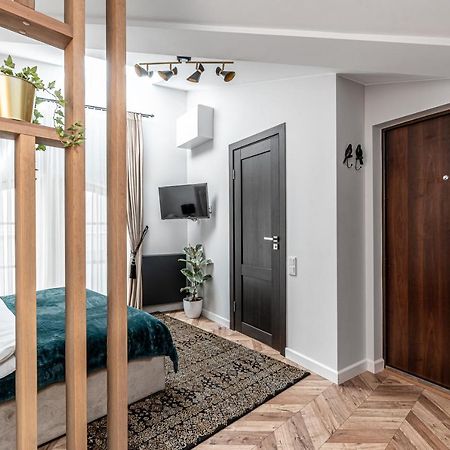 Sun Lighted Cathedral Square Studio Apartment Vilnius Luaran gambar