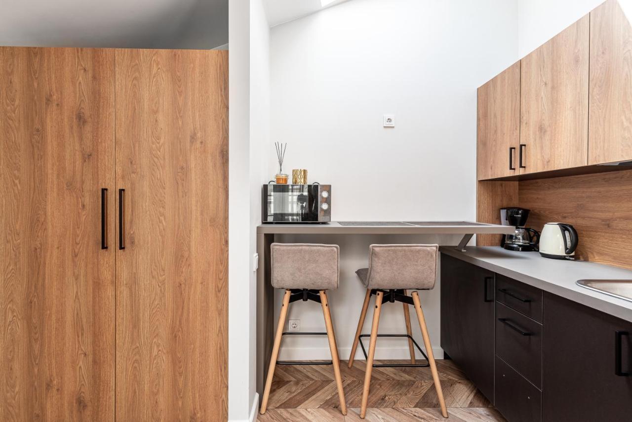 Sun Lighted Cathedral Square Studio Apartment Vilnius Luaran gambar