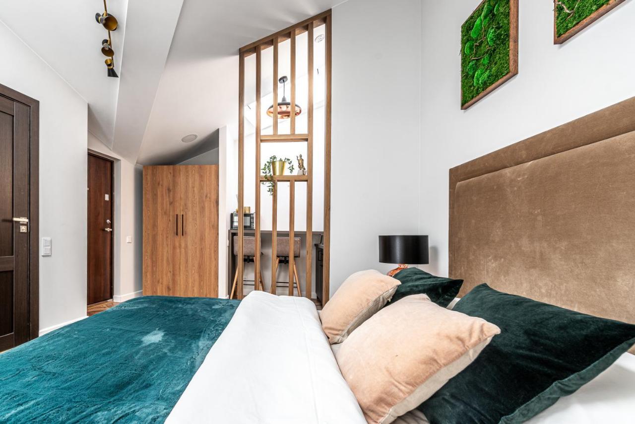 Sun Lighted Cathedral Square Studio Apartment Vilnius Luaran gambar