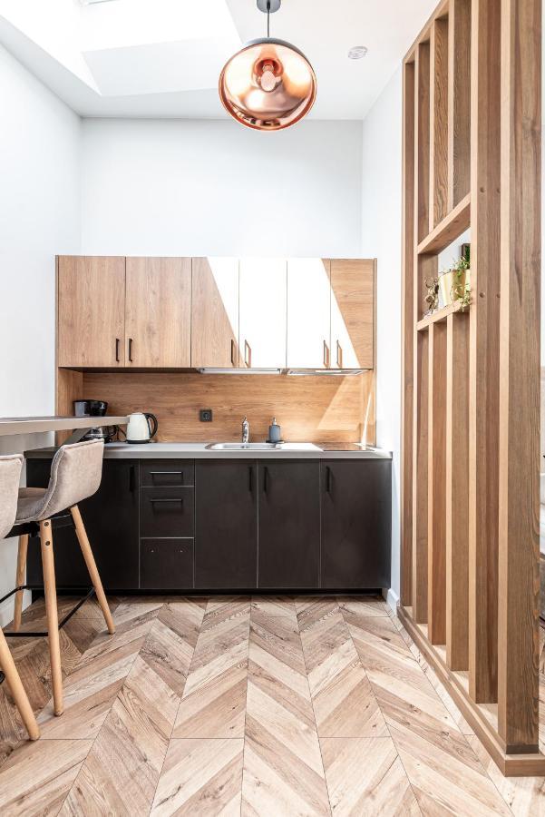 Sun Lighted Cathedral Square Studio Apartment Vilnius Luaran gambar